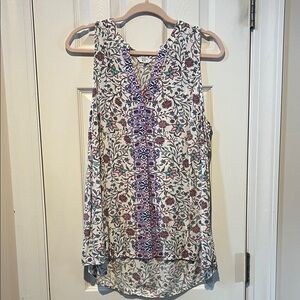 Crown & Ivy Floral V-Neck Blouse - White and Purple